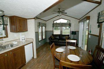 Arrowhead Resort Campground Plainville エクステリア 写真