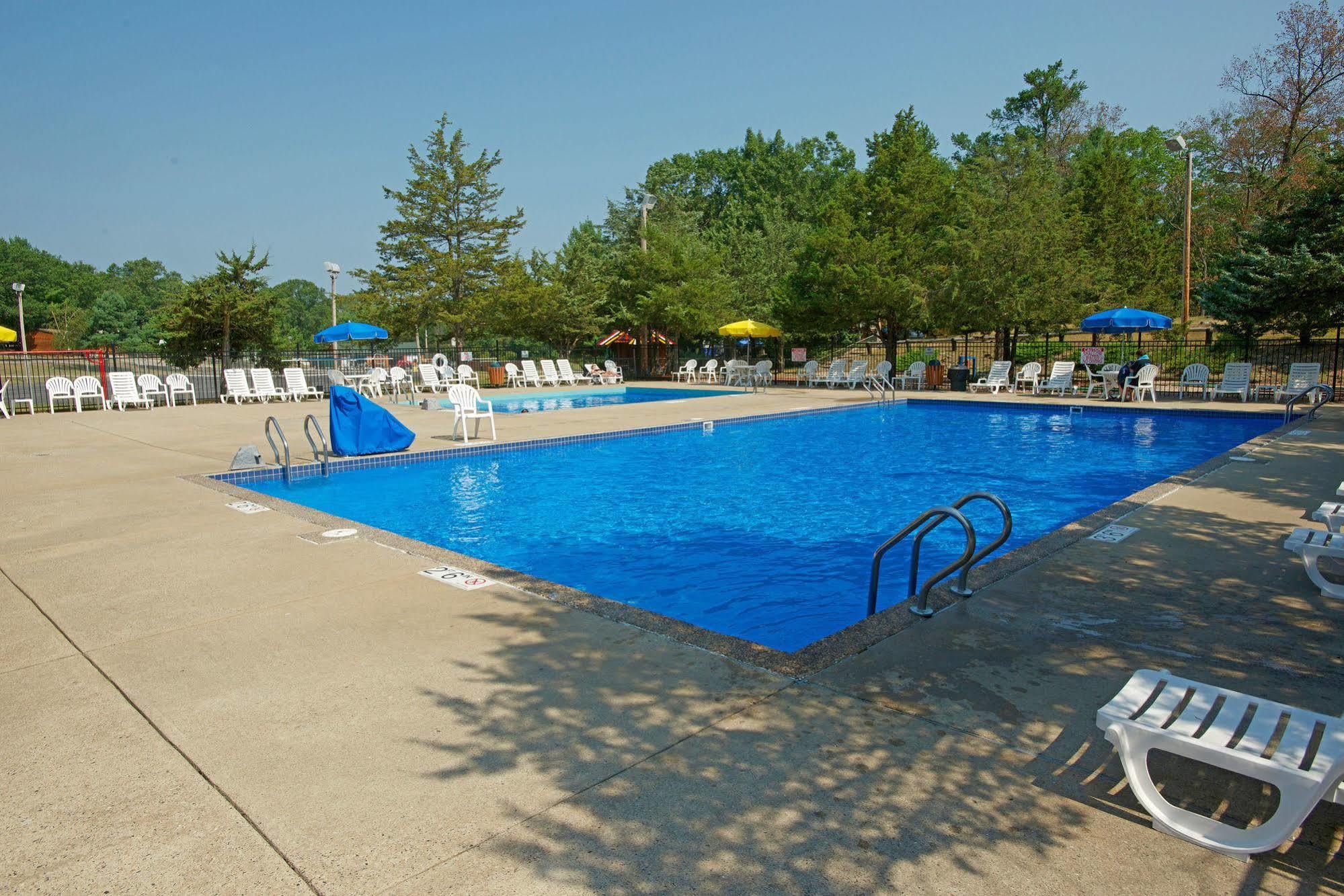 Arrowhead Resort Campground Plainville エクステリア 写真