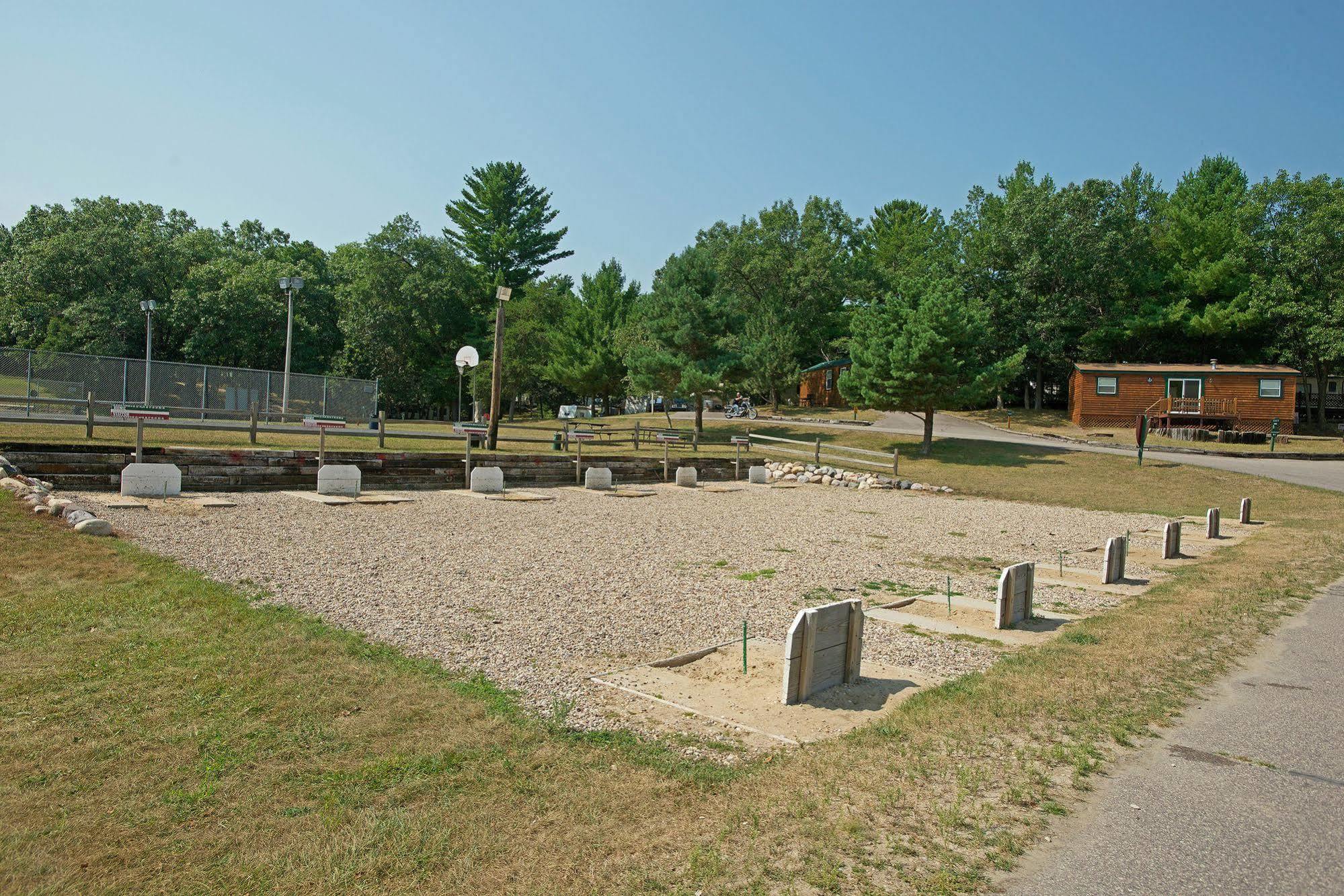 Arrowhead Resort Campground Plainville エクステリア 写真